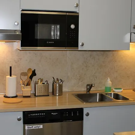 - Kuin Kotonaan Gasthuis