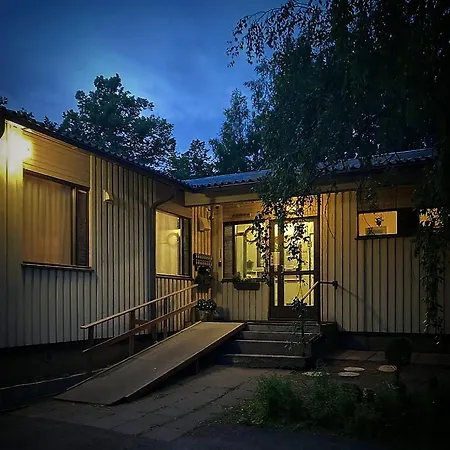 Guesthouset - Kuin Kotonaan Kotka