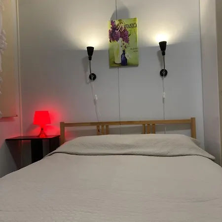 Guesthouset - Kuin Kotonaan Kotka